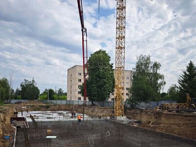 У Гостомелі на місці зруйнованих будинків зводять новий ЖК на 360 квартир із укриттям на 1200 людей