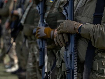 Три різні типи і оплати: у Міноборони розповіли про нові контракти для військових