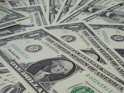 Українцям підсовують фальшиві гроші: які купюри найнебезпечніші
