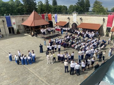 У Збаразькому замку на Тернопільщині відбулися ветеранський захід «Незламні духом» та фестиваль духовної музики