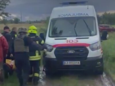 Евакуація на Київщині: постраждалих дістають з-під завалів, - ФОТО