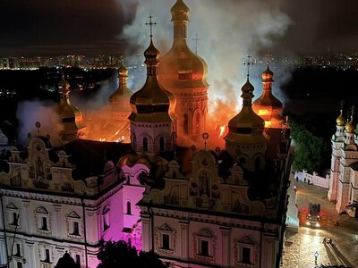 Лавра у вогні: як росіяни вже нищили Успенський собор і що з ним було далі