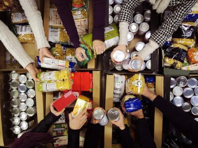 Безкоштовні продукти: хто може отримати та як це зробити - На пенсії