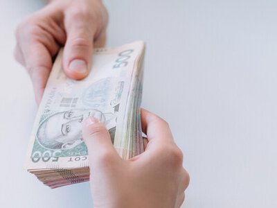 Банки переглянули ліміти на готівку: де зняти гроші стало складніше у 2026 році