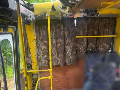 Внаслідок повторної атаки на маршрутку у Херсоні постраждали поліцейські