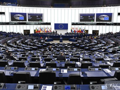 Європарламент сьогодні скасує мита на імпортні товари із США