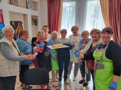 Полуничний рулет і тепле спілкування: у Козятині відбулося чергове заняття кулінарного гуртка для людей поважного віку