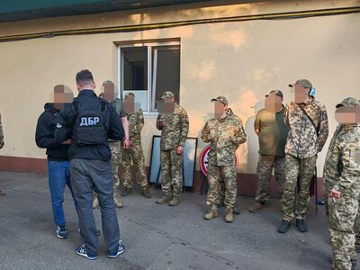 Катування та сексуальне насильство: на Одещині ДБР викрило групу працівників РТЦК (ФОТО)