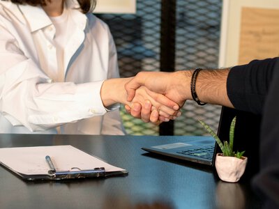 Більшість українських компаній не планують наймати іноземців і не бачать у цьому вигоди — опитування