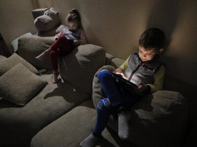 «Мамо, мені нудно». Чому батькам не завжди слід вважати це проблемою