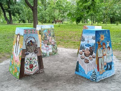 Замість сірого бетону — чотири пори року: у центральному парку Нових Санжар з’явився яскравий артоб’єкт