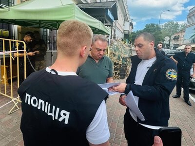 Ресторатора, що побив жінку в Одесі, вирішили виселити з України