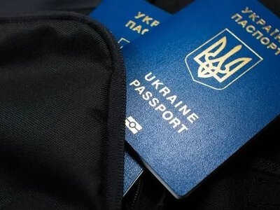Як відновити закордонний паспорт в Україні: куди звертатися і які документи потрібні