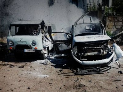 Ворожі дрони атакували автівки «Укрпошти» на Запоріжжі та в Нікополі: поранено водія