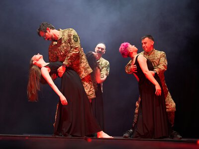 У Франківську «Театр ветеранів» представив сучасну постановку «Енеїди»