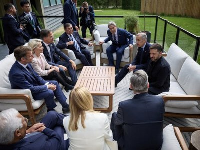 FT: Лідери G7  домовилися суттєво посилити санкції проти російської нафти та газу