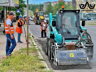 У Миколаєві ліквідовують аварійні ділянки на дорогах
