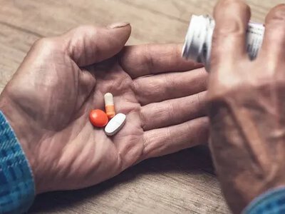 Аптечні чеки зменшаться: які ліки від тиску та серця стануть безкоштовними з липня? - На пенсії