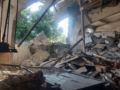 Росіяни вдарили по кінно-спортивній школі на Сумщині: загинули тварини