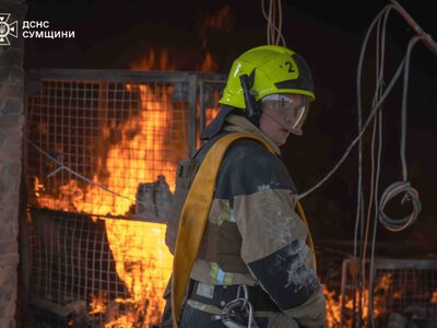 Ворог продовжує атакувати обласний центр: вогнеборці ліквідували пожежу на місці удару + Відео