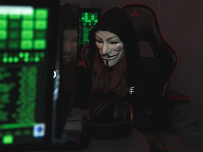Банкірка назвала головний спосіб захисту від шахраїв: що потрібно зробити одразу