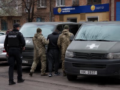 Двох поліцейських із Рівненщини, які працювали у групах оповіщення, звільнили після затримання колеги