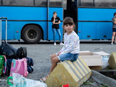 Розпочалася примусова евакуація на Дніпропетровщині: з яких громад вивозять дітей та куди звертатися