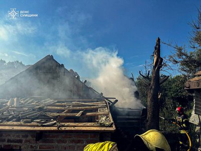 Під загрозою повторних ударів: у Шостці рятувальникам довелось працювати одразу на трьох локаціях + Відео