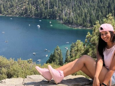 Фатальний збіг: дівчина дивом пережила ДТП, але за хвилину загинула через любов до собаки (Відео)