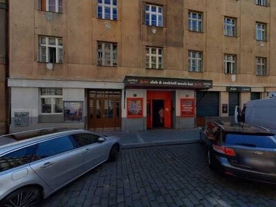 Трагічна ніч у Празі: біля нічного клубу смертельно поранили молодого закарпатця