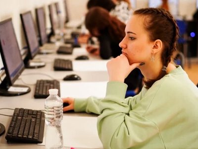 Три випускниці з Херсона склали НМТ з англійської мови на 200 балів - Херсон Daily