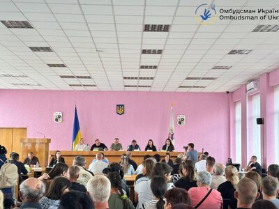 Складна розмова за зачиненими дверима: у місті Виноградів пройшла зустріч із родинами зниклих безвісти та полонених бійців
