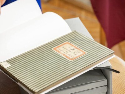 Латвія передала Україні історичні документи українського походження