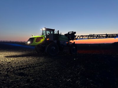 12 захисників: самохідні обприскувачі TECNOMA різних поколінь на полях ІМК