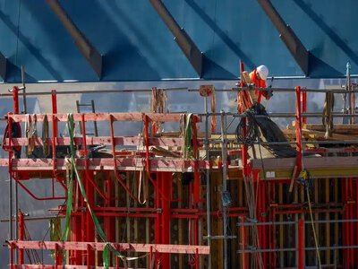 ЄЦБ прогнозує прискорення зростання зарплат у єврозоні в другій половині року, – Bloomberg