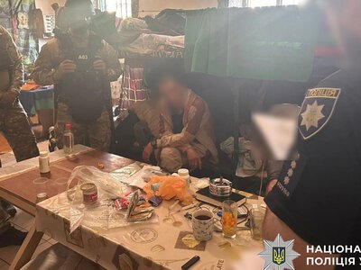 Викрито канал постачання наркотиків до столичного СІЗО: метадон виявлено у продуктах харчування