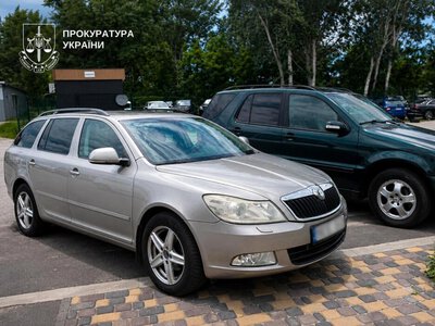 У Києві викрили продаж гуманітарних авто для ЗСУ: затримали 26-річного чоловіка