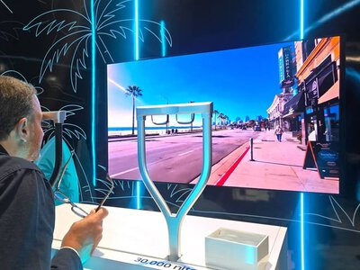 Samsung представила надяскраві micro-OLED-дисплеї для AR-окулярів і XR-гарнітур: до 40 000 ніт