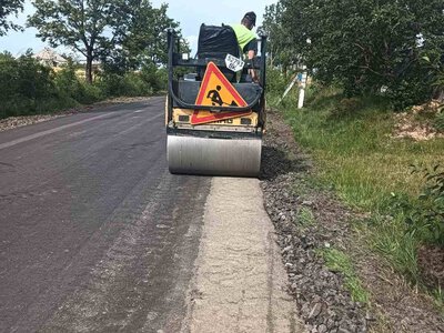 Непомітна безпека: На Закарпатті рятують нові дороги від руйнування (ФОТО)