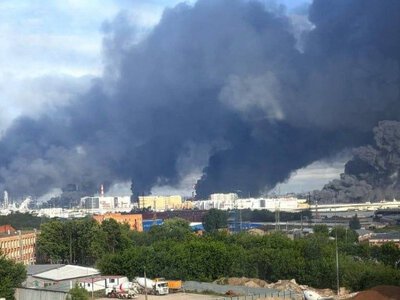 Пожежа за 20 км від Кремля: українські дрони вдарили по важливому НПЗ Москви