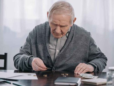 Кого з пенсіонерів можуть повністю звільнити від сплати за комуналку