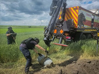 Небезпечна знахідка на Чернігівщині: у полі виявили крилату ракету Х-101