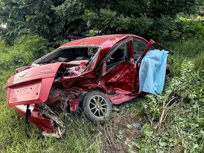 Вінницькі рятувaльники деблокувaли тіло водія із потрощеної автівки