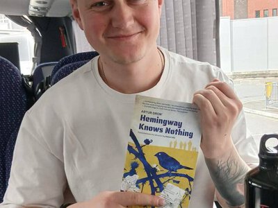 Книга Артура Дроня “Гемінґвей нічого не знає” виходить англійською