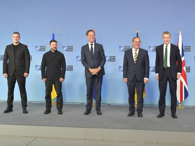 Стартувало засідання “Рамштайну”: Британія передасть 150 тис. БПЛА, а Україна з Німеччиною розроблятимуть нову систему ППО для перехоплення балістики