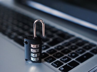 Шахраї використали ChatGPT для обману: як українці втрачають гроші на фейкових сайтах