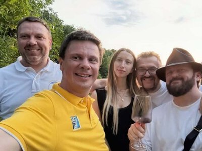 На 17 років молодша: Олександр Пономарьов вперше показався разом із коханою