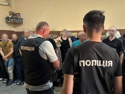 У Житомирі двом засудженим повідомили про підозру у вимаганні із погрозою насильства
