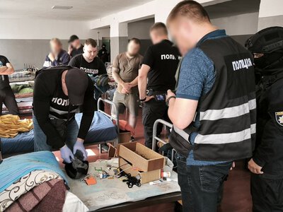 Психотропи ховали в лампочках: в’язні торгували «солями» в колонії