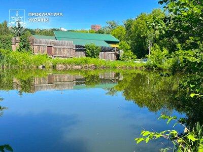 Киянин захопив частину парку «Сирецький гай» та обмежив доступ до озера